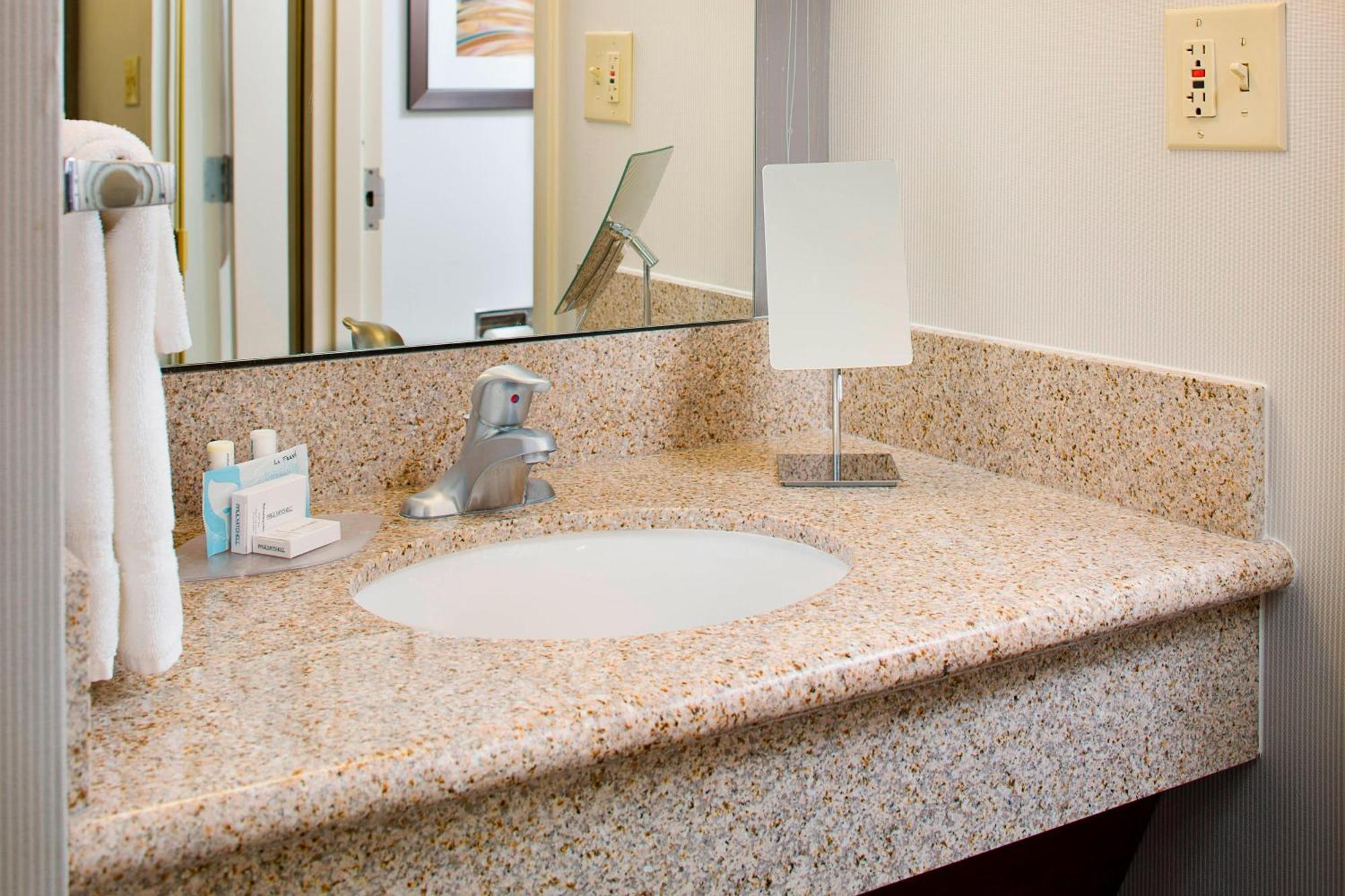 Courtyard By Marriott Richmond Airport Hotel Sandston Luaran gambar